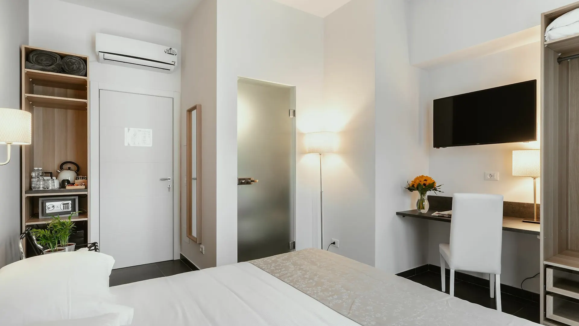 Easy Florence B&B 2*,  Italy